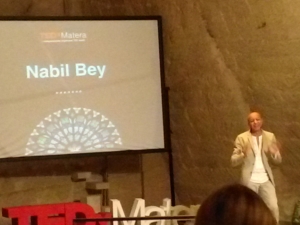 nabil bey canta al tedx matera 2017