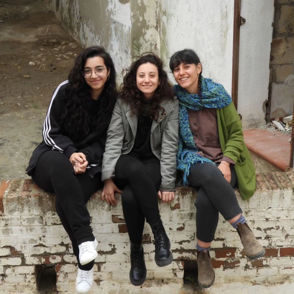 Angelica, Rosita e Rossana, fondatrici del collettivo MORE: Azioni di Rigenerazione